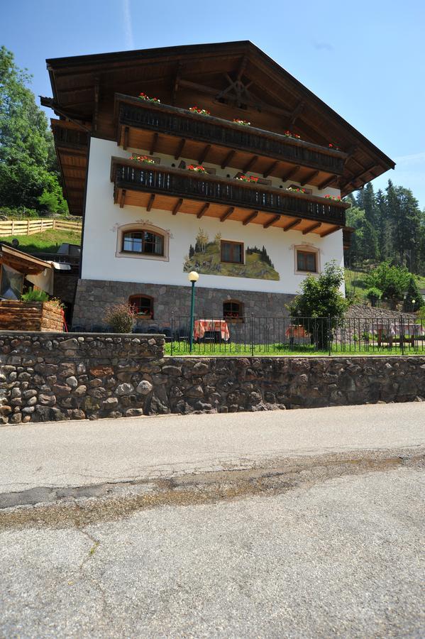 Albergo Garni' Laura Baselga di Pinè Buitenkant foto